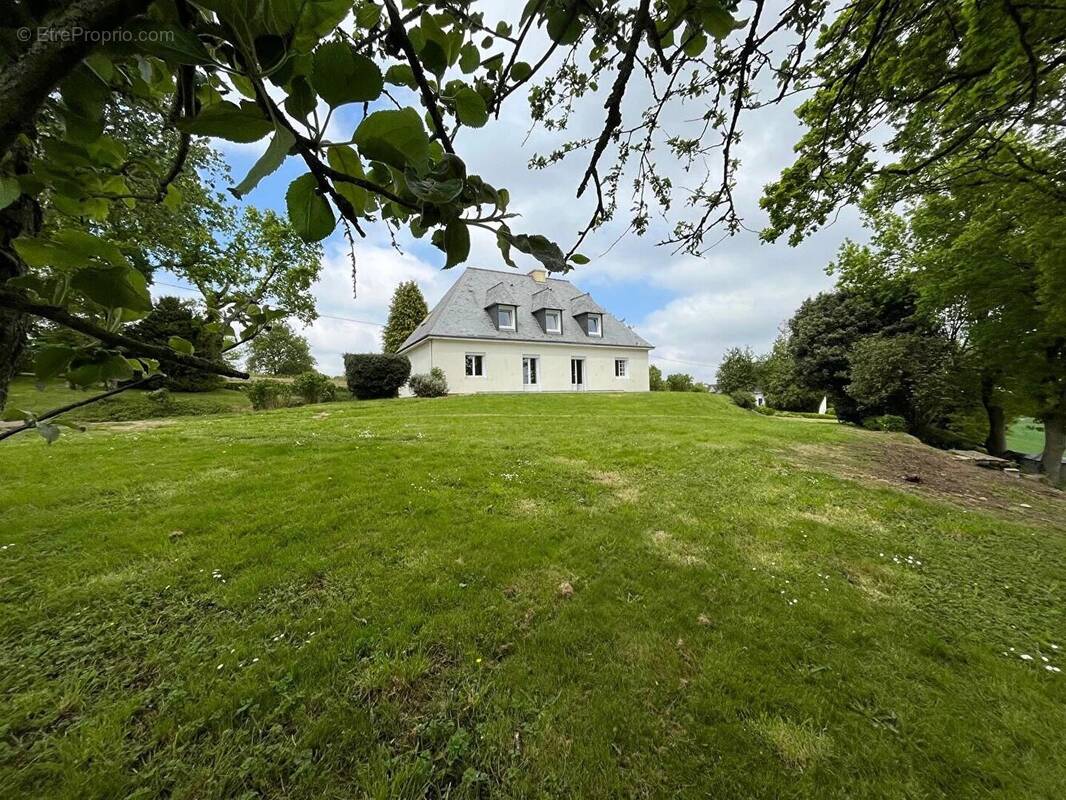 Maison à QUINTIN