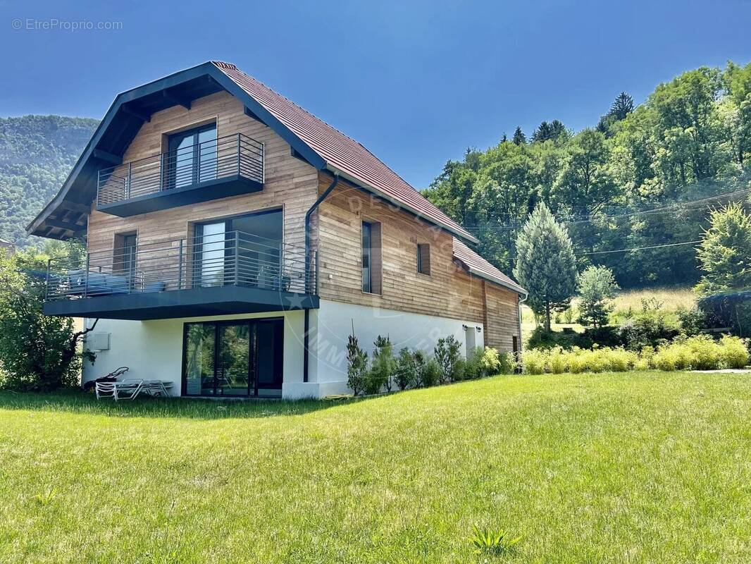 Maison à SAINT-JORIOZ