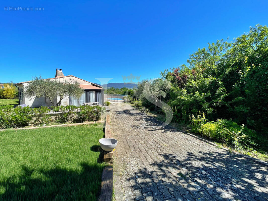 Maison à MIRABEL-AUX-BARONNIES
