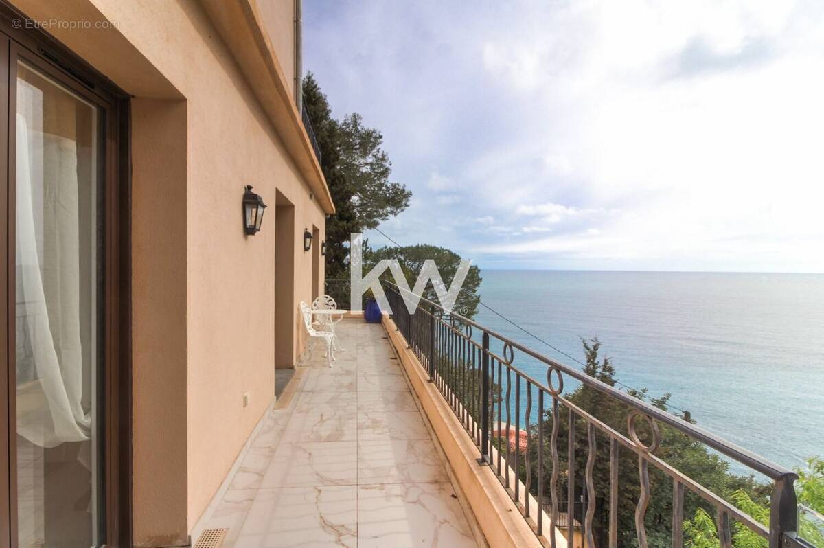 Appartement à EZE