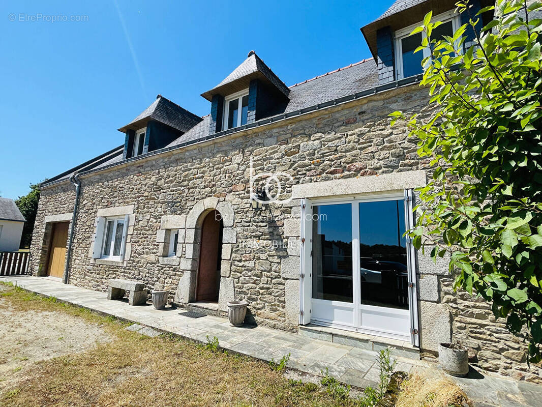 Maison à SURZUR