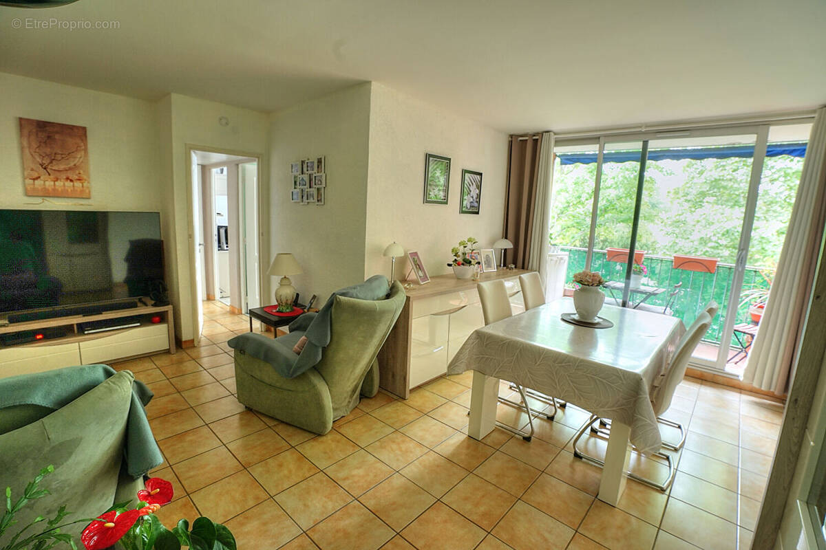 Appartement à BOUSSY-SAINT-ANTOINE