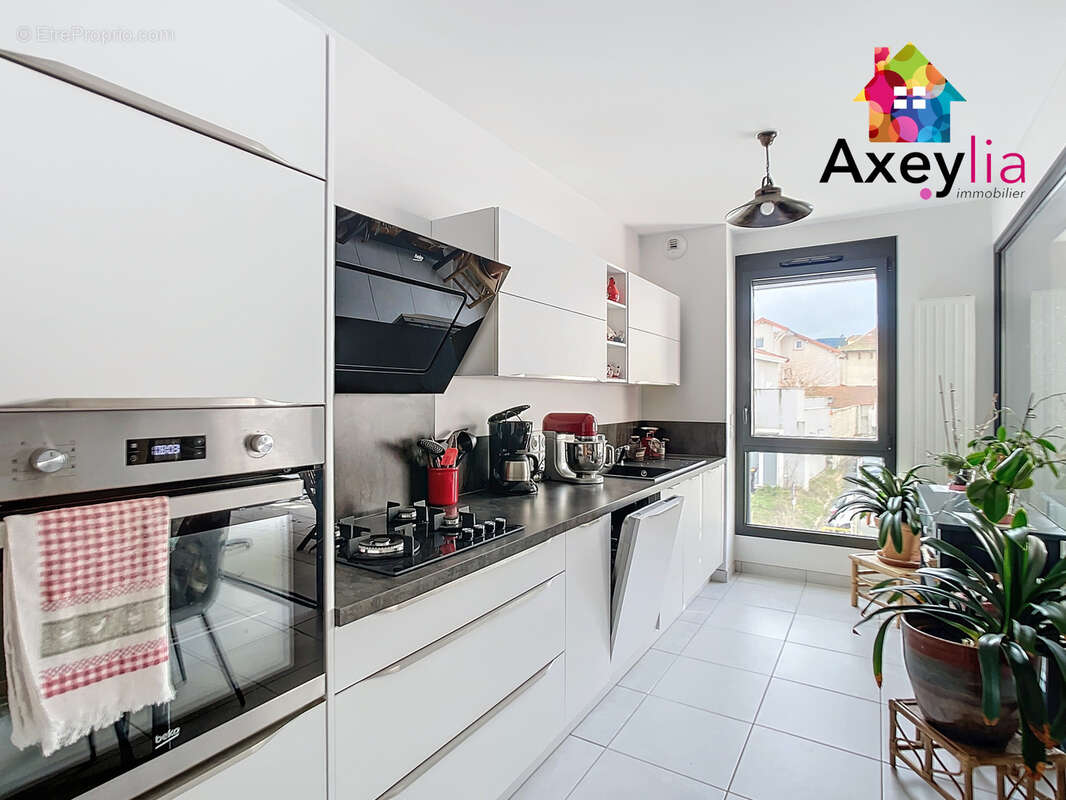Appartement à RENAISON