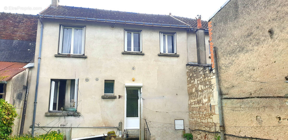 Maison à SAINTE-MAURE-DE-TOURAINE