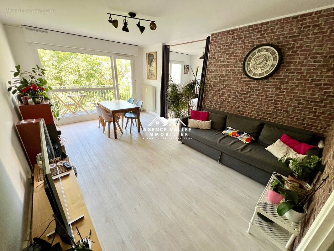 Appartement à SAINT-PIERRE-DU-PERRAY