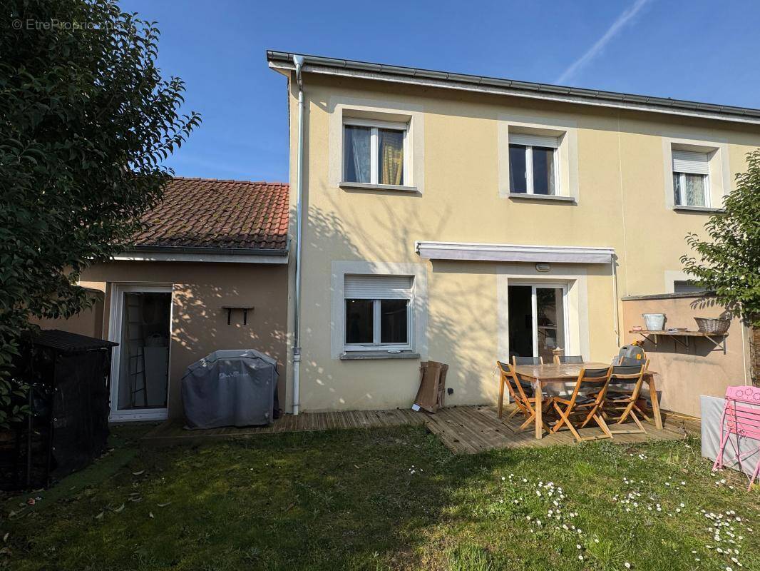 Appartement à MORESTEL