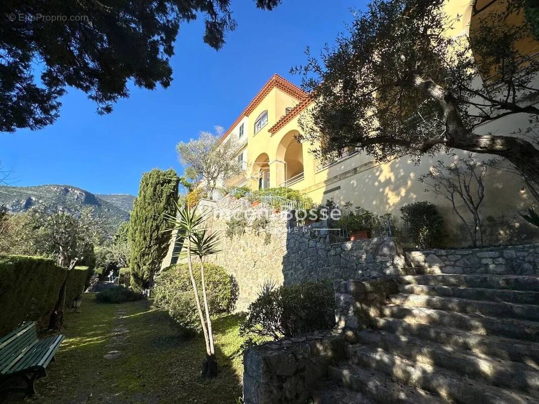 Appartement à ROQUEBRUNE-CAP-MARTIN