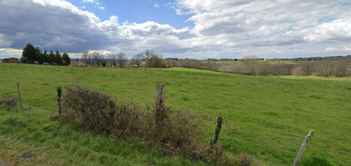 Terrain à COUX-ET-BIGAROQUE