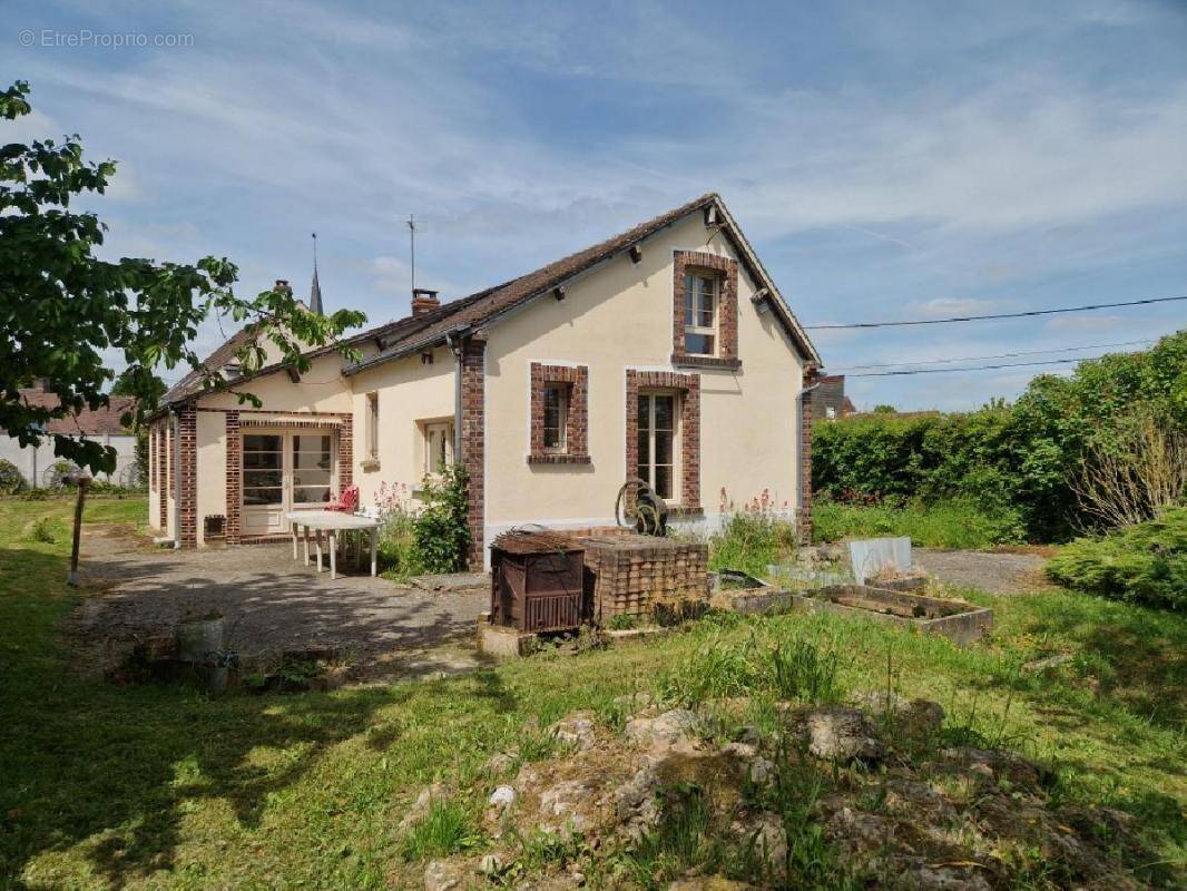Maison à FONTAINE-SIMON