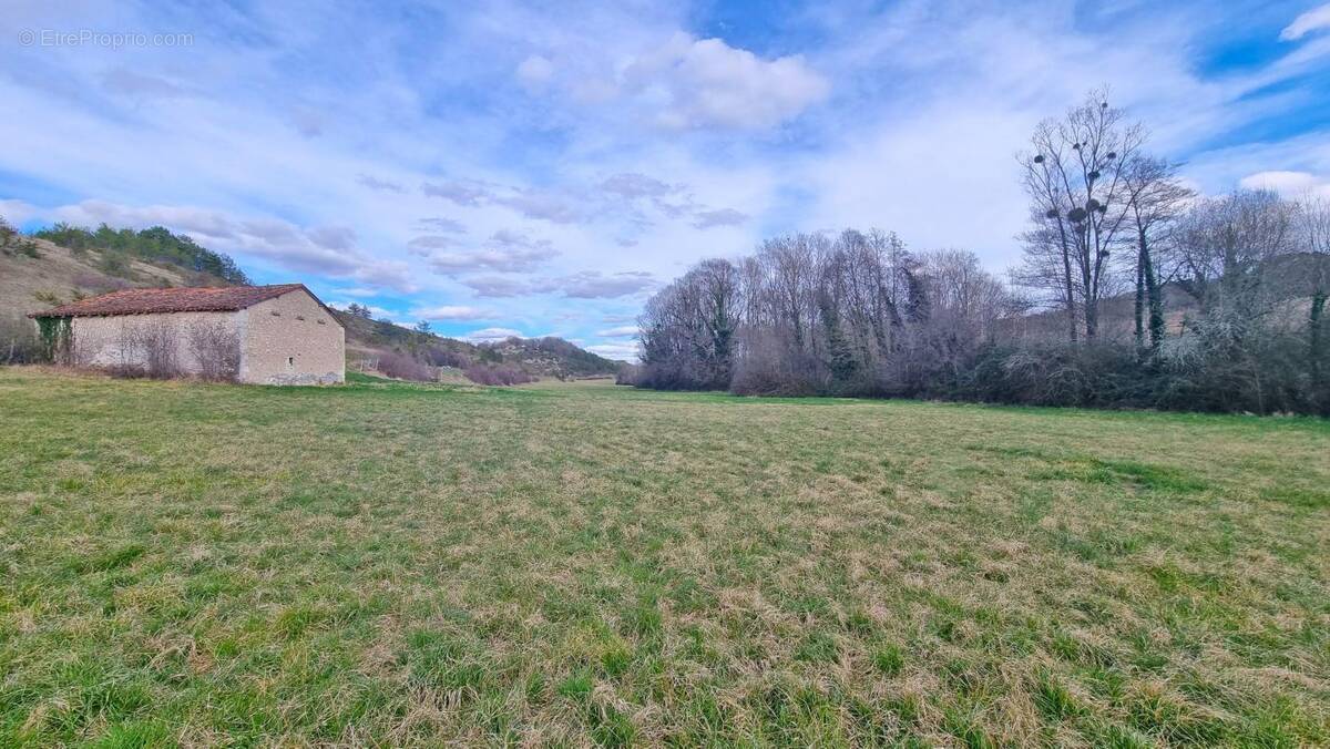 Terrain à SAINT-PAUL-DE-SERRE
