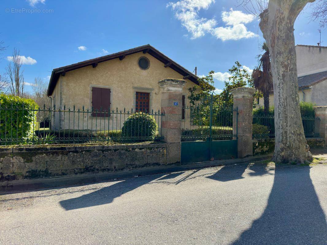 Maison à BELVEZE-DU-RAZES