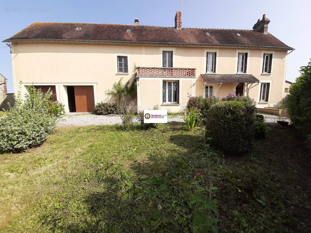 Maison à SAINTE-GAUBURGE-SAINTE-COLOMBE