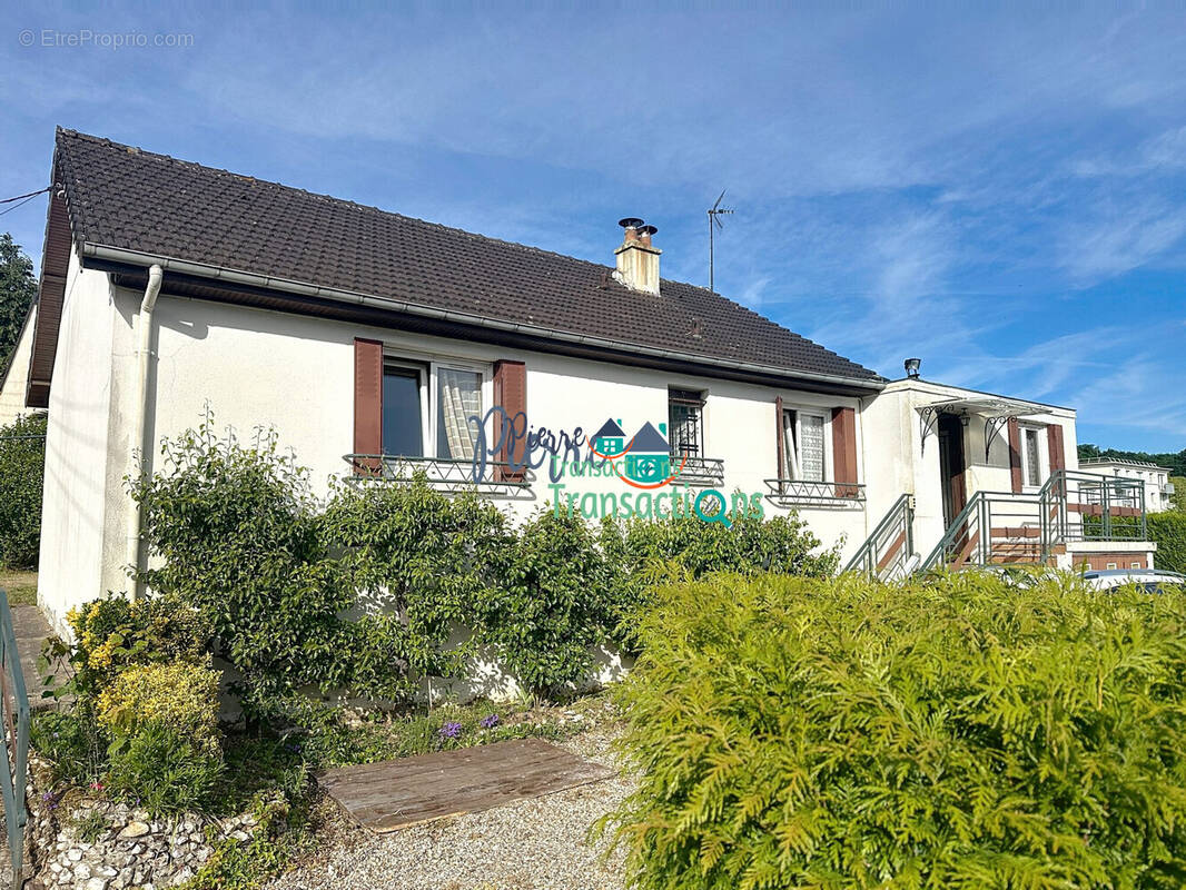 Maison à GRUCHET-LE-VALASSE