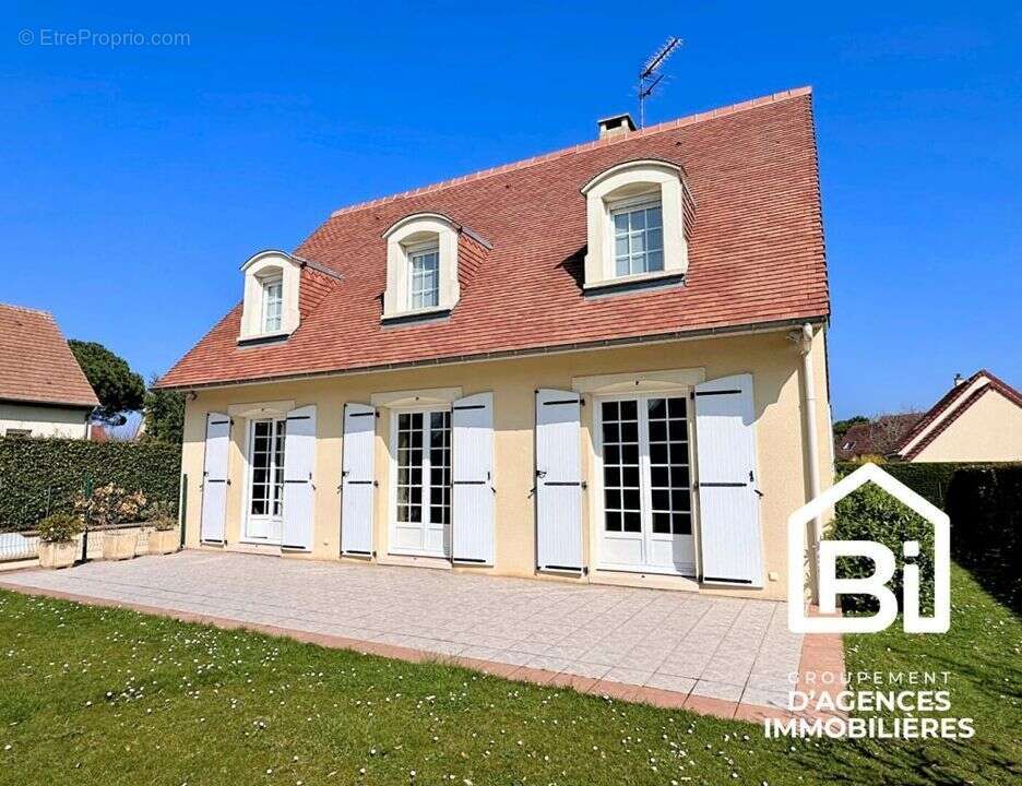 Maison à COLLEVILLE-MONTGOMERY