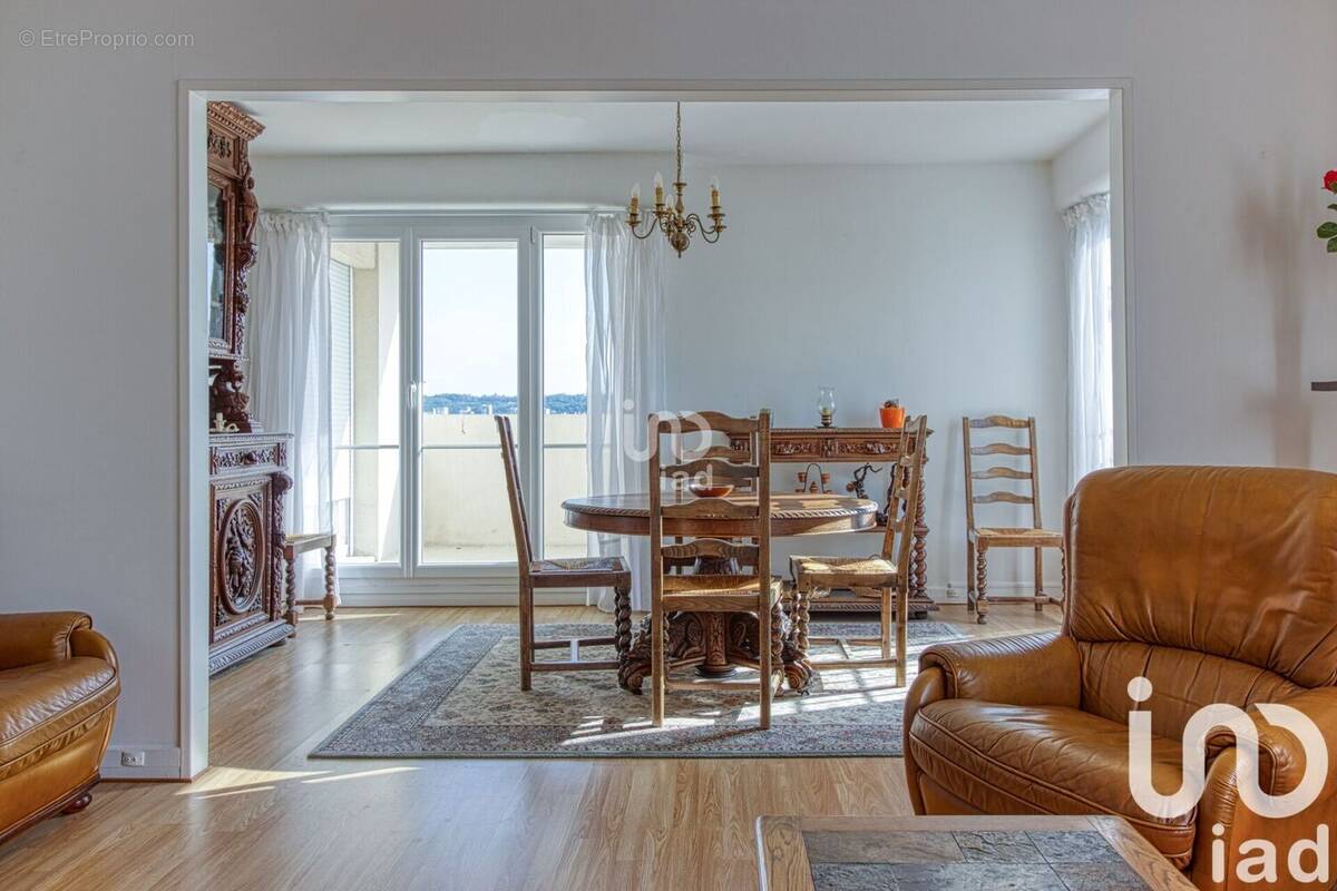 Photo 1 - Appartement à LE PLESSIS-BOUCHARD