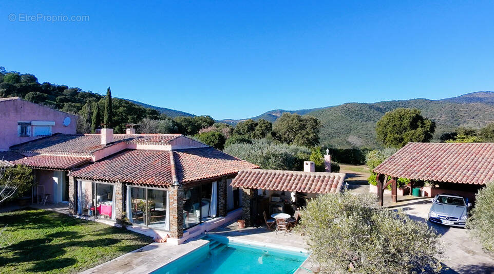 Maison à BORMES-LES-MIMOSAS