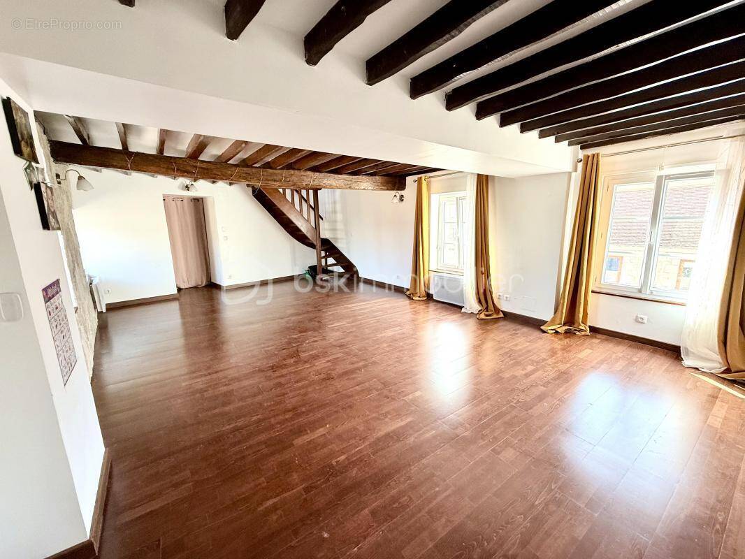 Appartement à VERNEUIL-EN-HALATTE