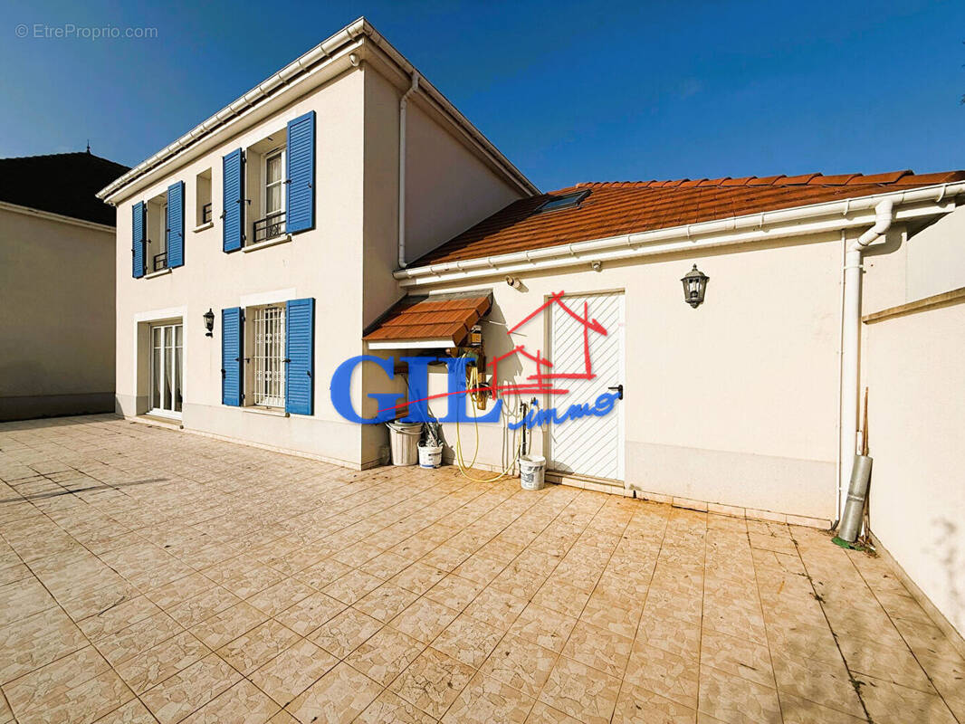 Maison à CESSON