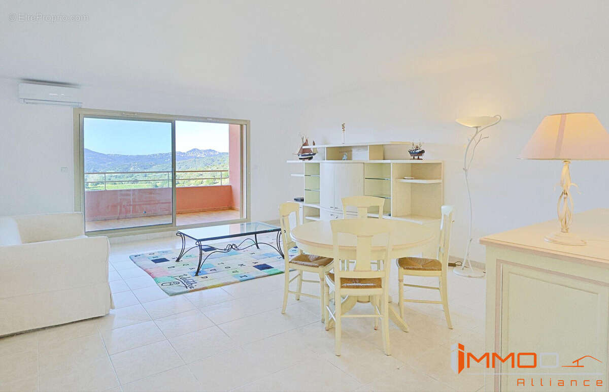 Appartement à MANDELIEU-LA-NAPOULE