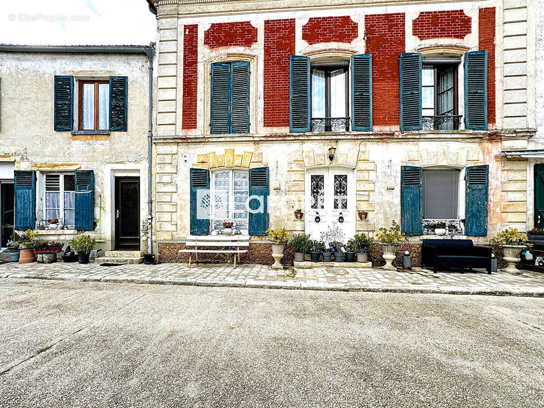 Maison à SAINT-NOM-LA-BRETECHE