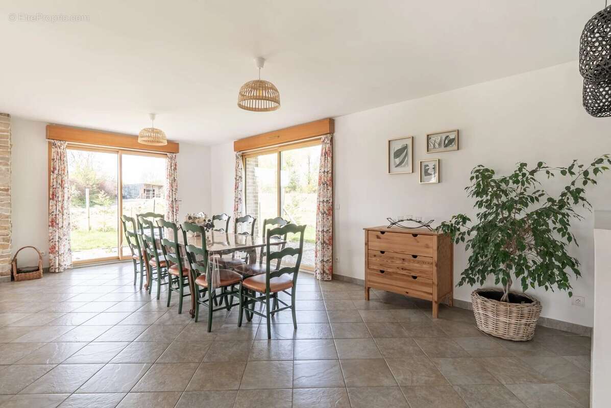 Maison à COLEMBERT