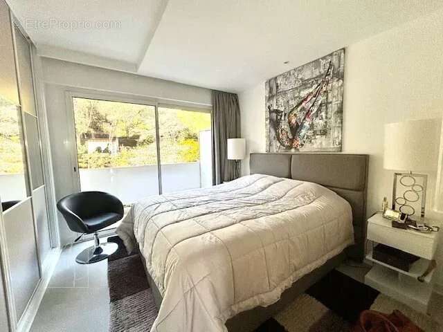 Appartement à VALLAURIS
