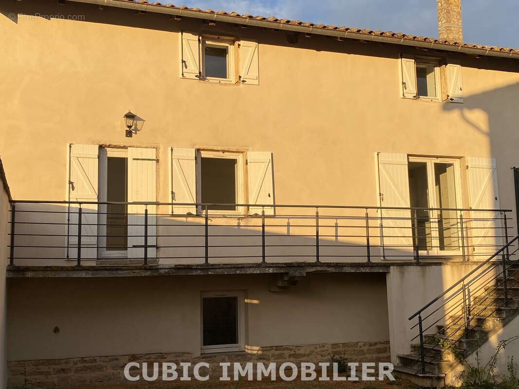 Maison à ARNAS