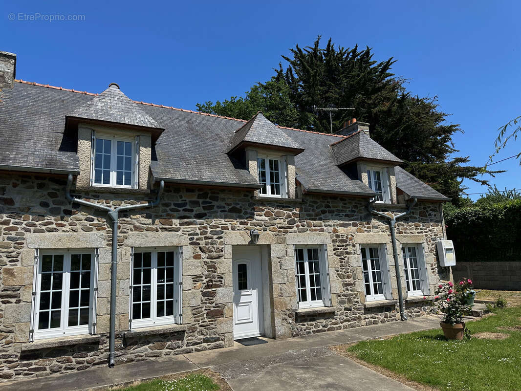 Maison à MATIGNON