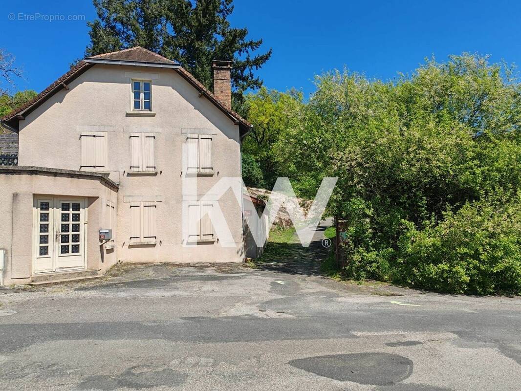 Maison à CHATEAU-CHERVIX