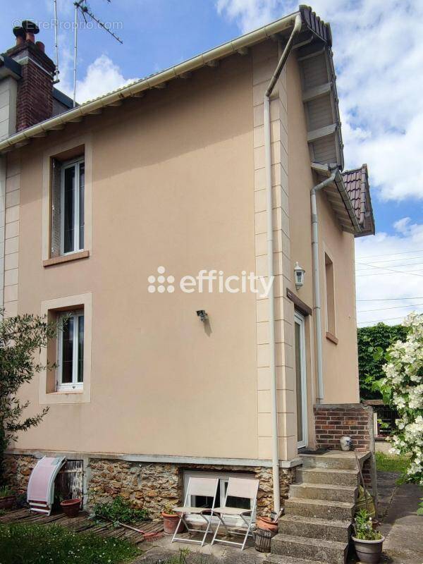 Maison à VILLENEUVE-LE-ROI