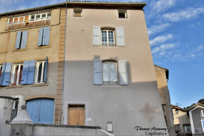 Maison à VOLONNE