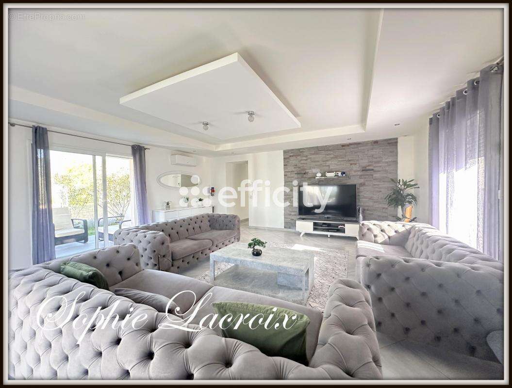 Maison à LAVEYRON