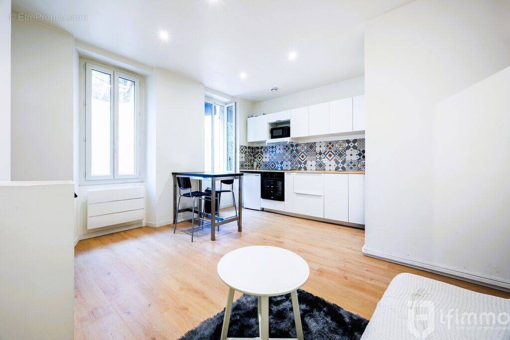 Appartement à MARSEILLE-3E