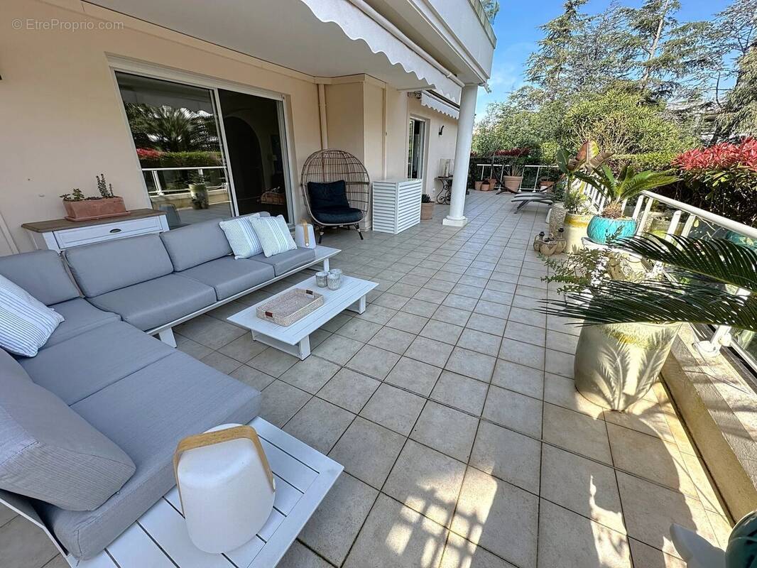 Appartement à MANDELIEU-LA-NAPOULE