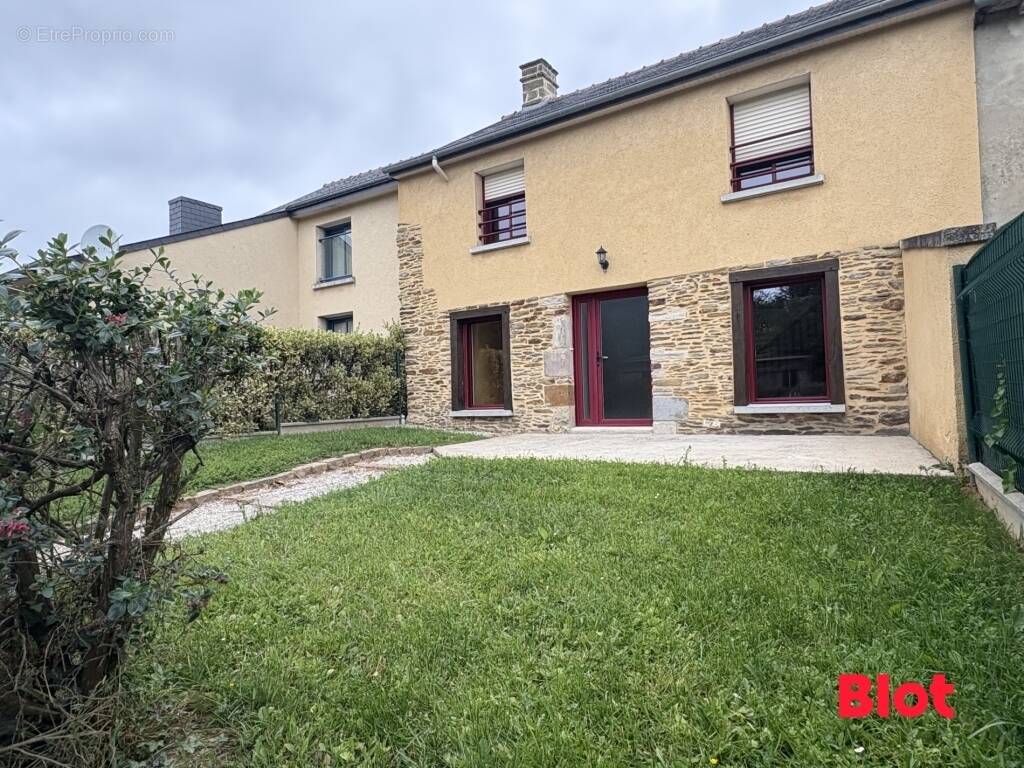 Maison à MONTAUBAN-DE-BRETAGNE