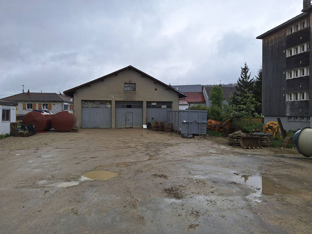 Terrain à MOUTHE