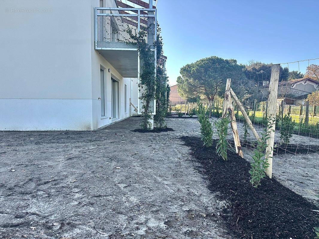 Appartement à TOULENNE