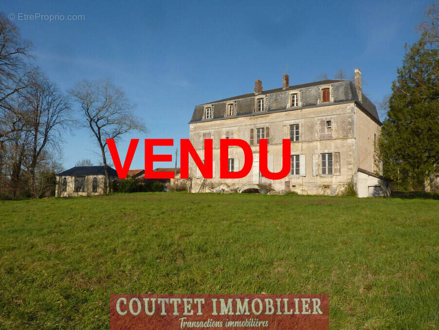 Maison à CONFOLENS