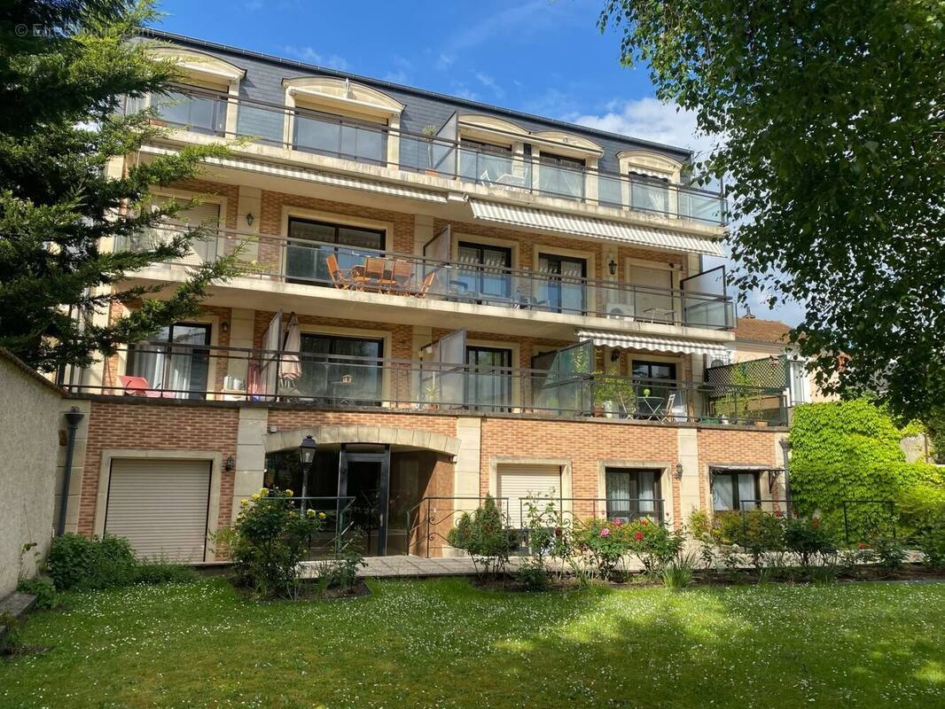 Appartement à SAINT-MAUR-DES-FOSSES