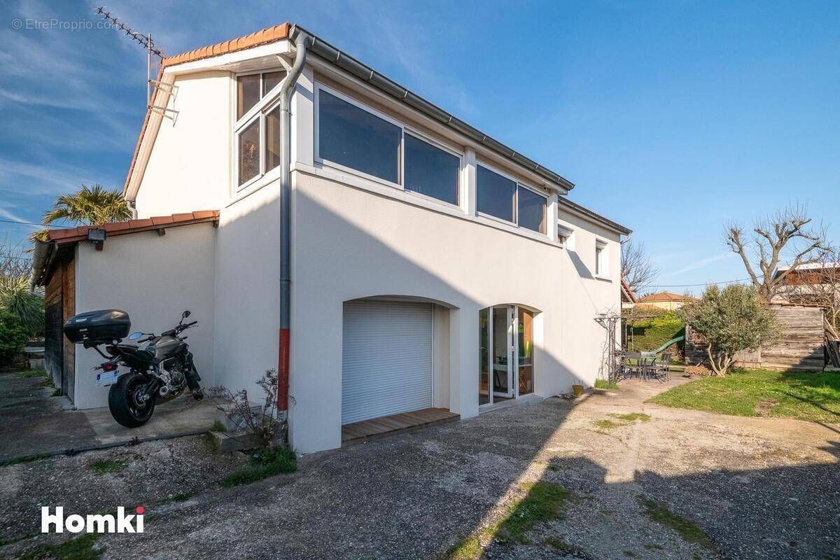Maison à SIMANDRES