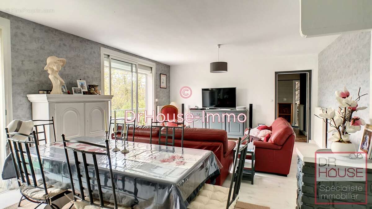 Maison à LAGRAVE