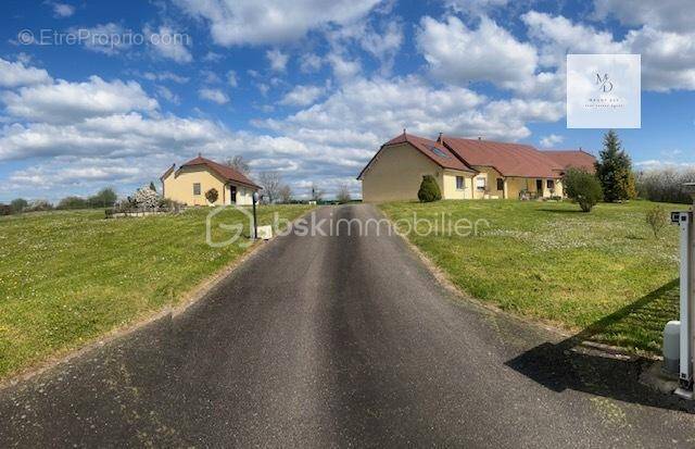 Maison à BEAUJEU-SAINT-VALLIER-PIERREJUX-ET-QUITTEUR