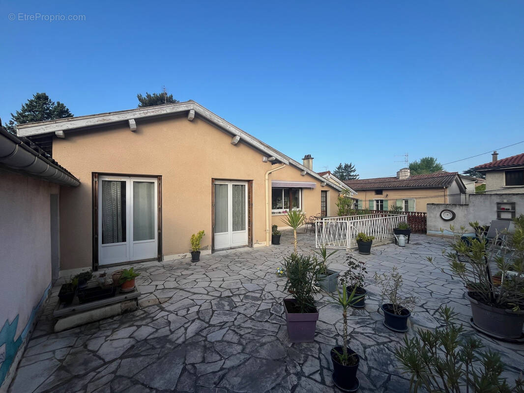 Appartement à MONTMERLE-SUR-SAONE