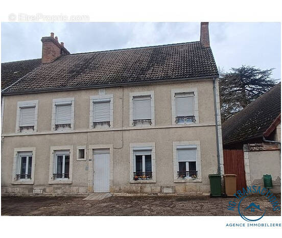Appartement à NEUVY-SUR-LOIRE