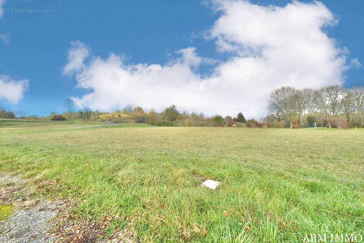 Terrain à VERGT