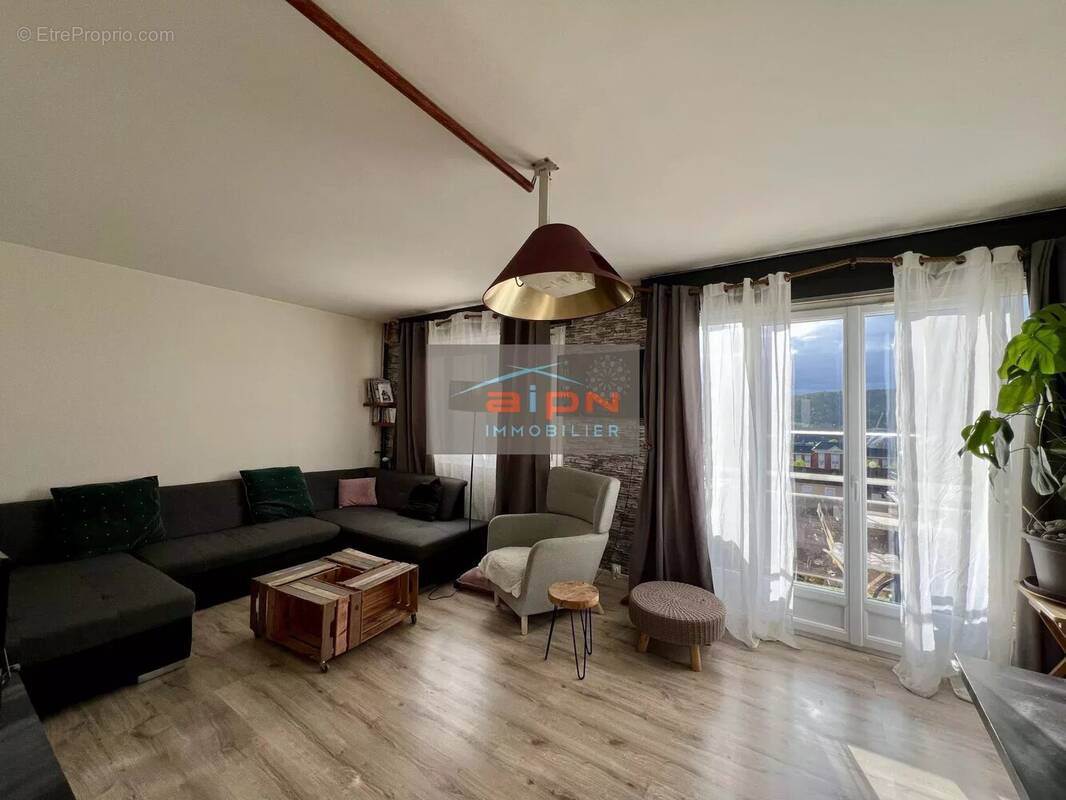 Appartement à PETIT-COURONNE
