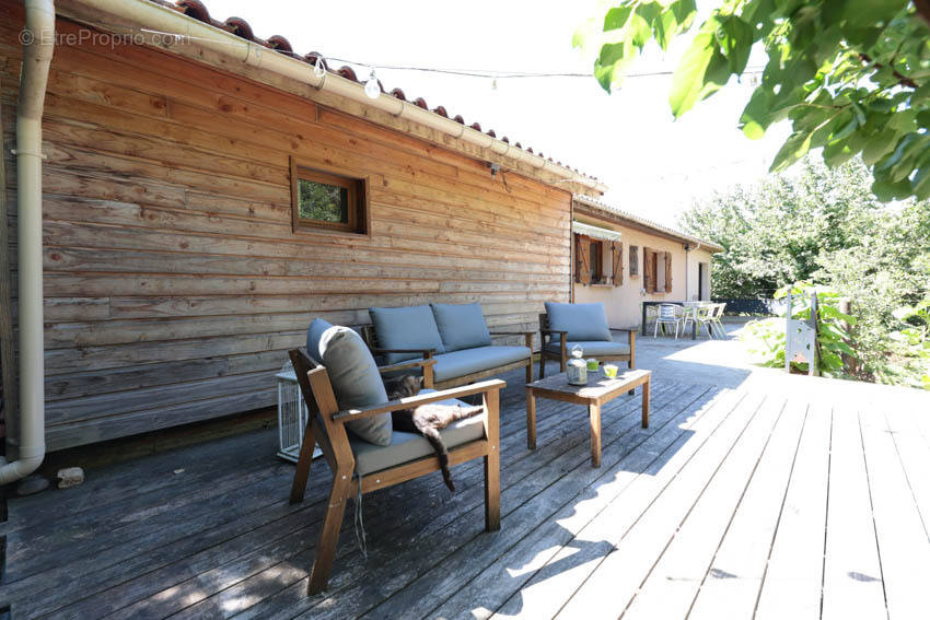 Maison à MONTAIGUT-SUR-SAVE