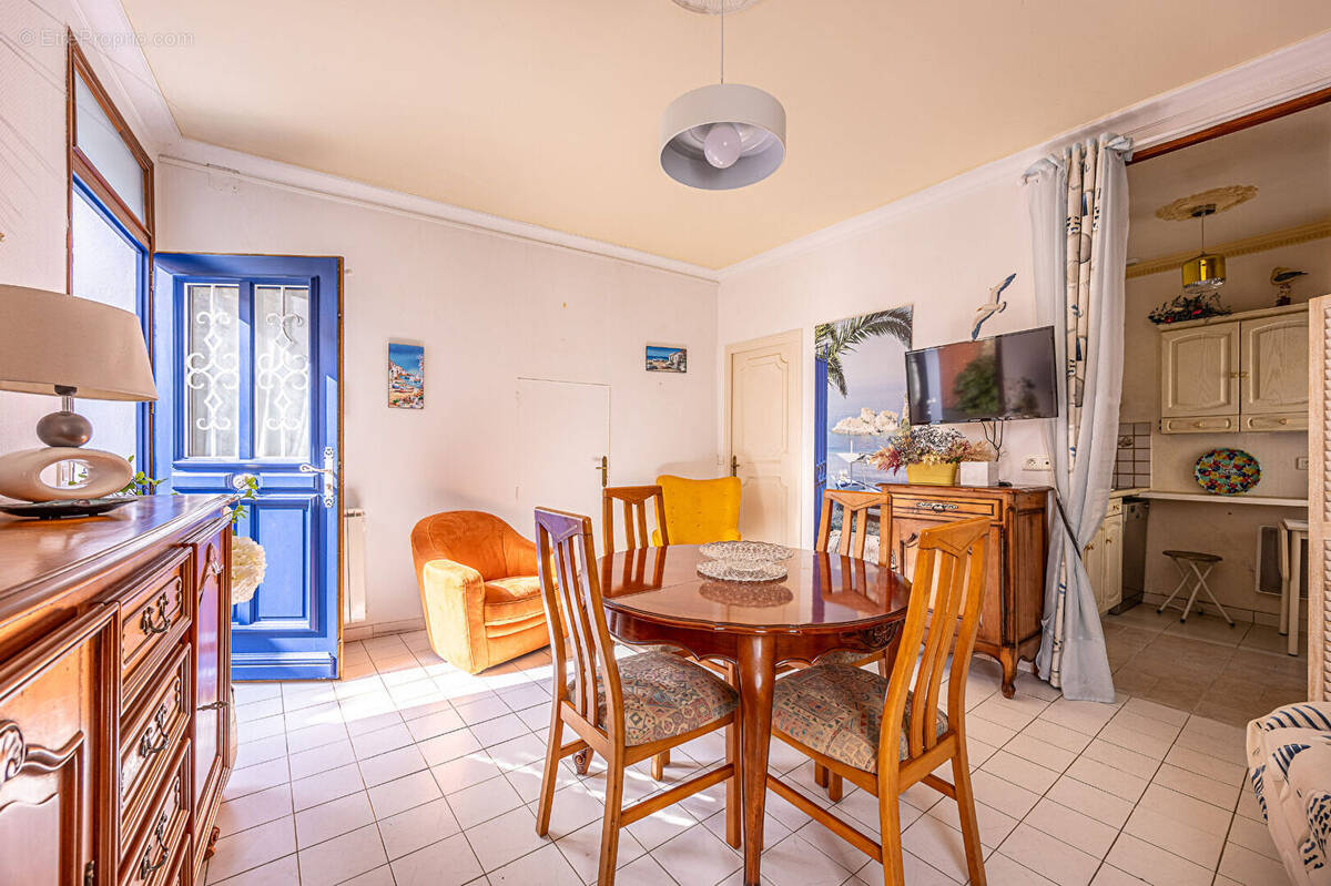 Appartement à CHAILLEVETTE