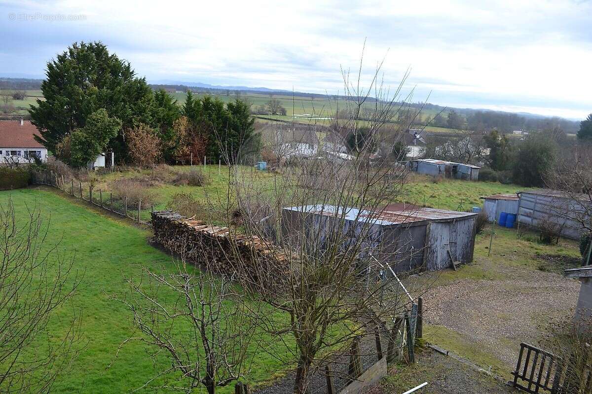 Appartement à CERCY-LA-TOUR