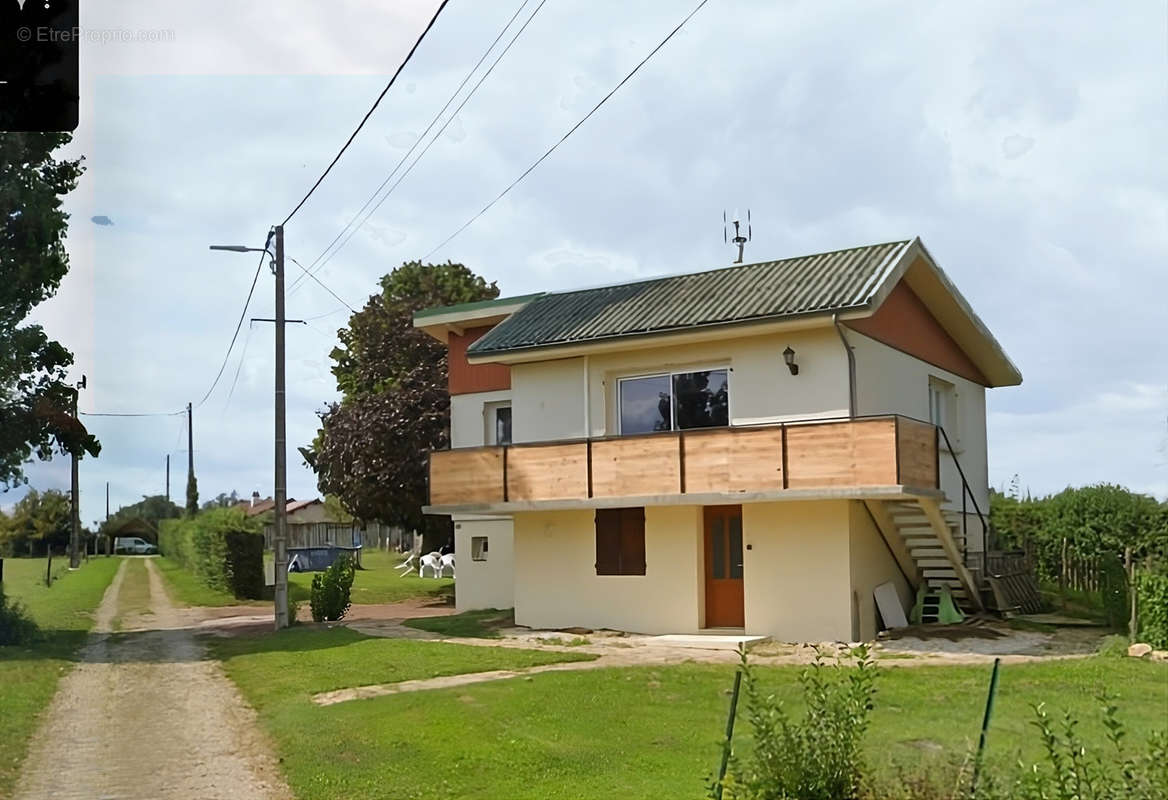 Maison à PIERRE-DE-BRESSE